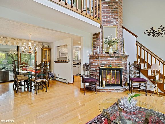 2nd image of 70 Bonnie Briar Drive
