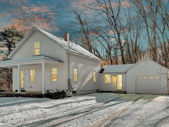 7 Nipmuck Dr, Webster, MA 01570