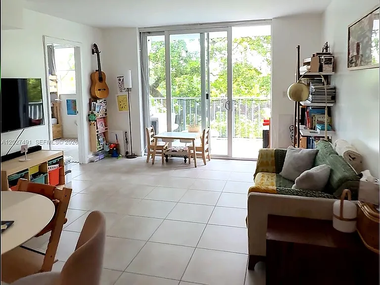 650 NE 64th St #G402 — Photo 2
