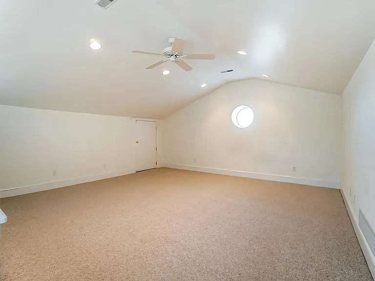 332 Milton St #2 — Photo 21