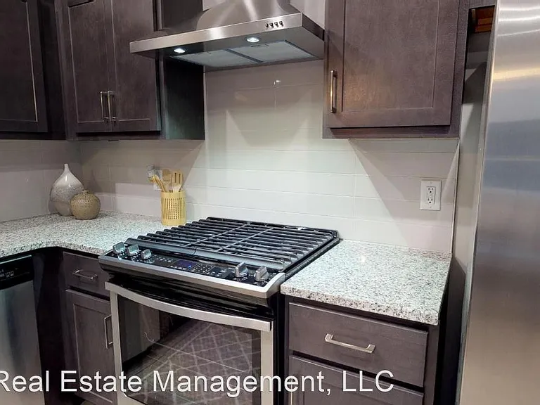 Hanover Townhomes — Photo 57