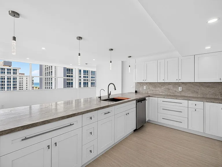 209 N Fort Lauderdale Beach Blvd #8A — Photo 7