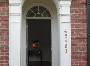 42481 Regal Wood Dr, Ashburn, VA 20148