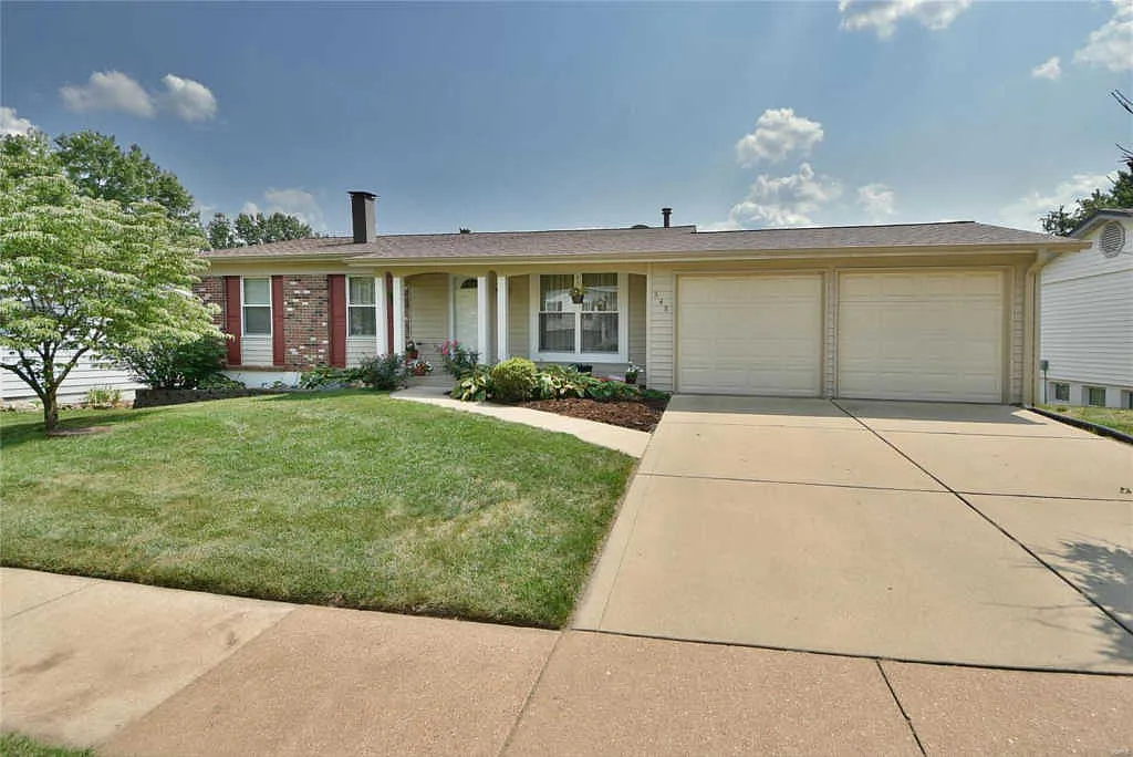 348 Parma Dr photo 1