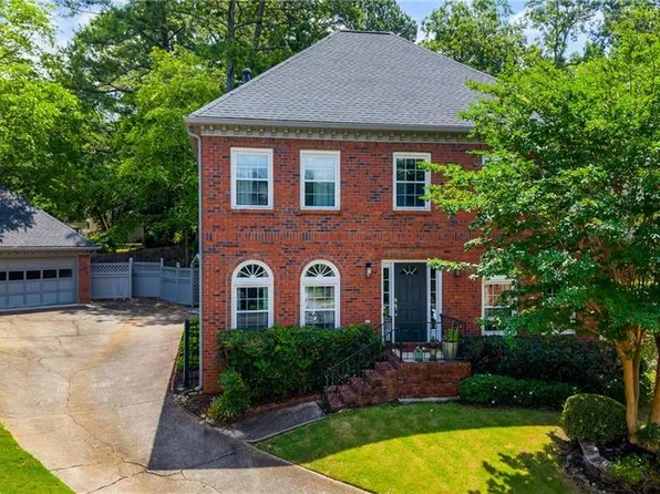 2870 Livsey Woods Dr, Tucker, GA 30084