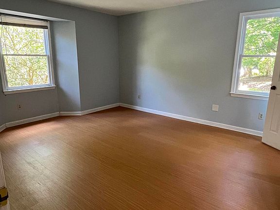 5th image of 1521 Creekwood Ct Unit 203
