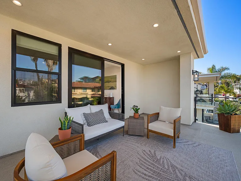 33903 Robles Dr — Photo 23