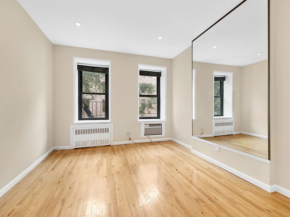 2nd image of 229 E 67th St #2BAB