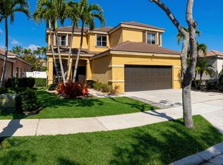 668 Willow Bend Rd, Weston, FL 33327