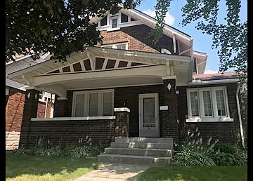 36 Wellington St N — Photo 1
