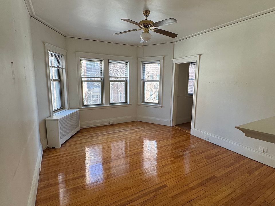 1st image of 2 Waterhouse St #22