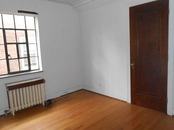 3rd image of 17610 Warrington Dr