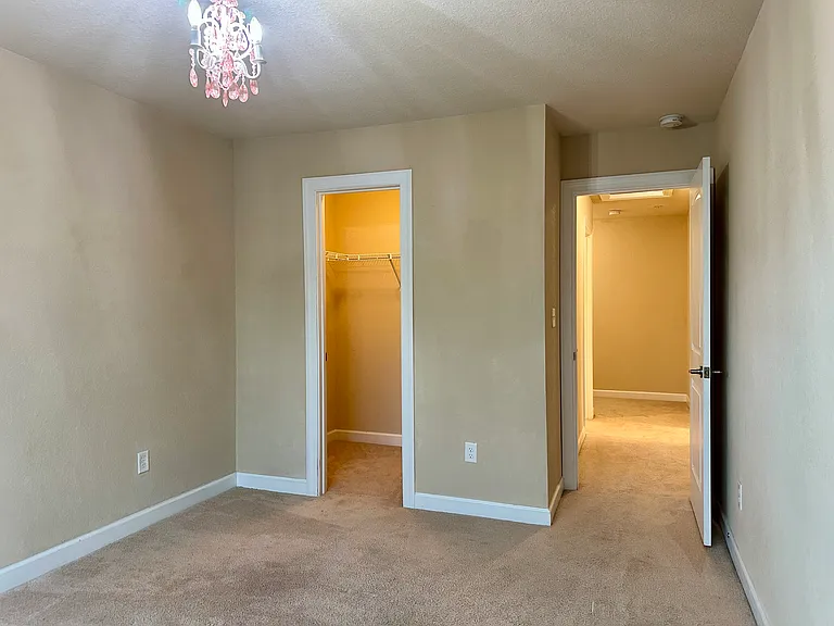 700 Albertine Ct — Photo 18