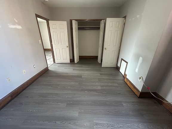 5th image of 5101-21 Walnut St #200