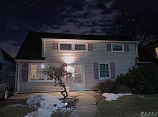 993 Rebecca Pl, Iselin, NJ 08830