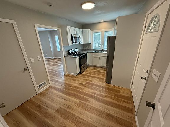 3rd image of 612 Ada Ave