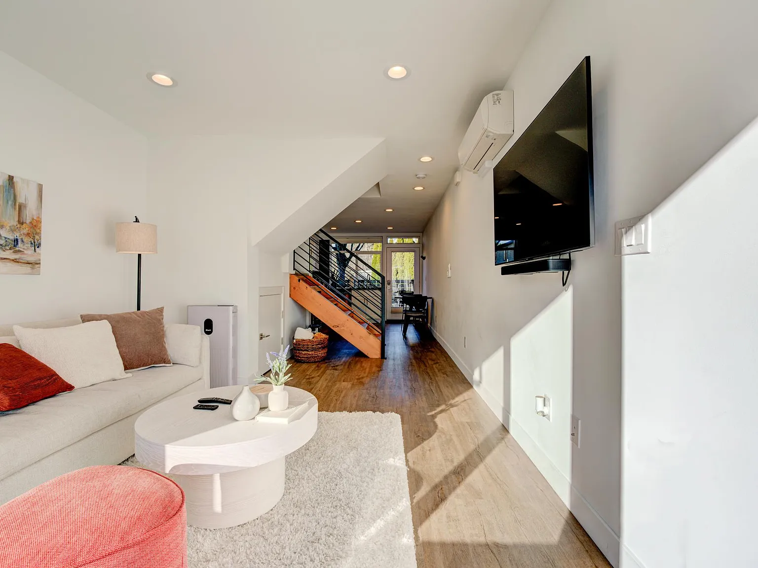 2 bed, 1273 sqft, $3,400 — Photo 3