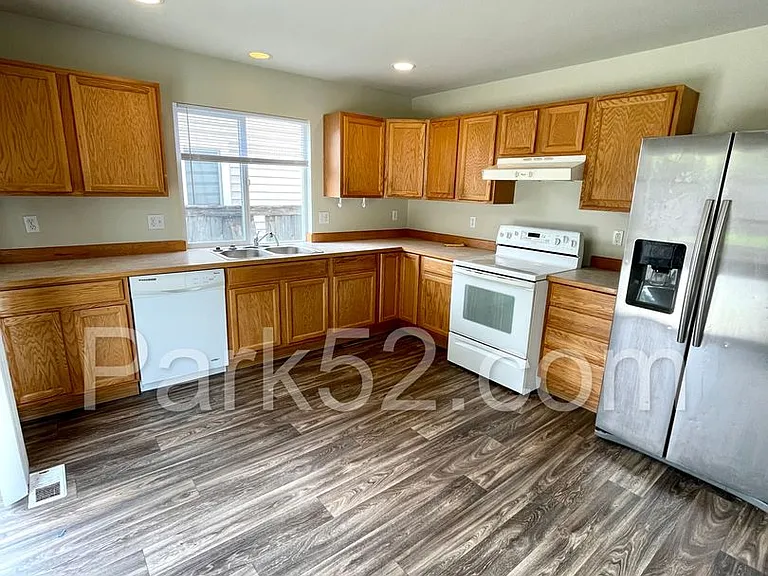 2632 Meyer St — Photo 4