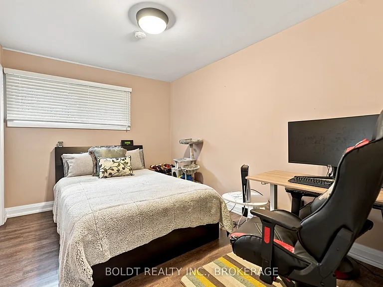 8166 Thorold Stone Rd — Photo 14