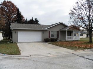 2705 Sandpiper Ln, Manitowoc, WI 54220