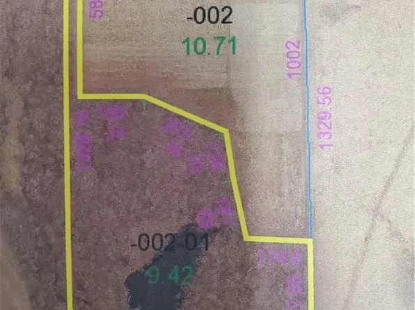 E 1780 North Rd, Stonington, IL 62567