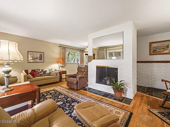 4th image of 125 Terrace Avenue