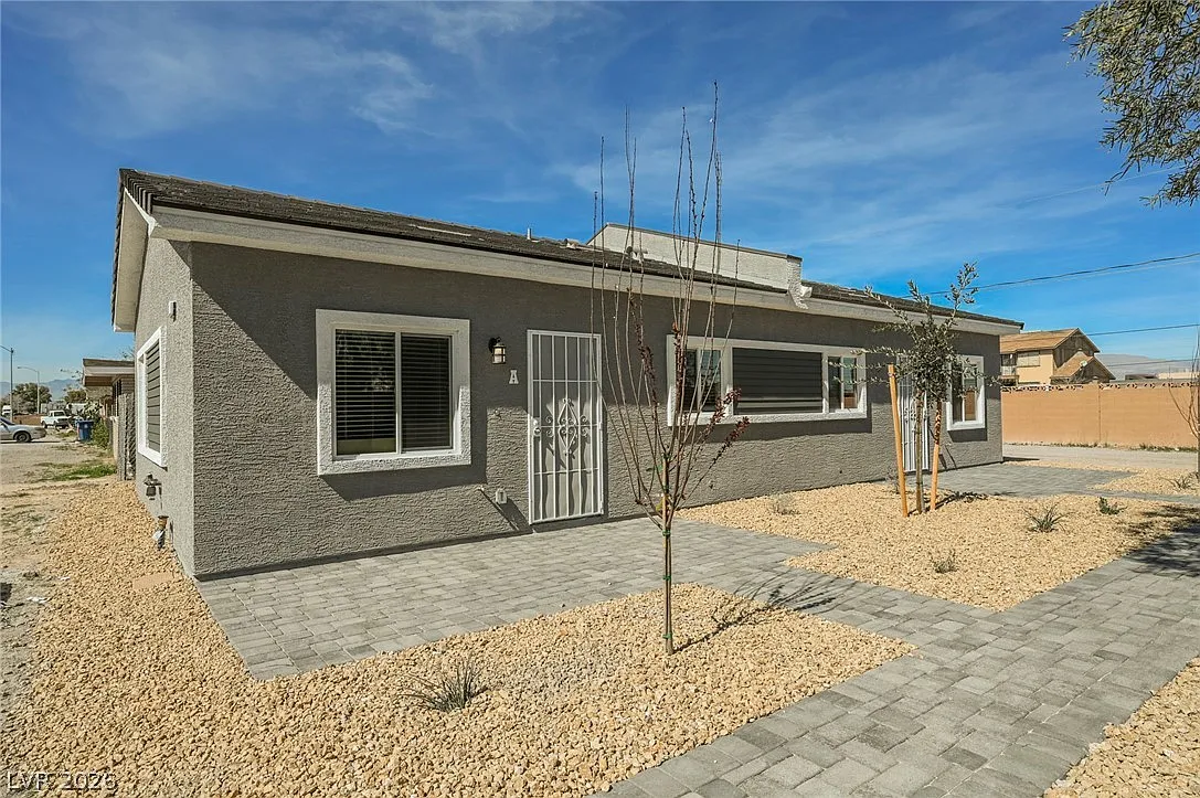 Building Photo - 5018 Holt Ave #17-A