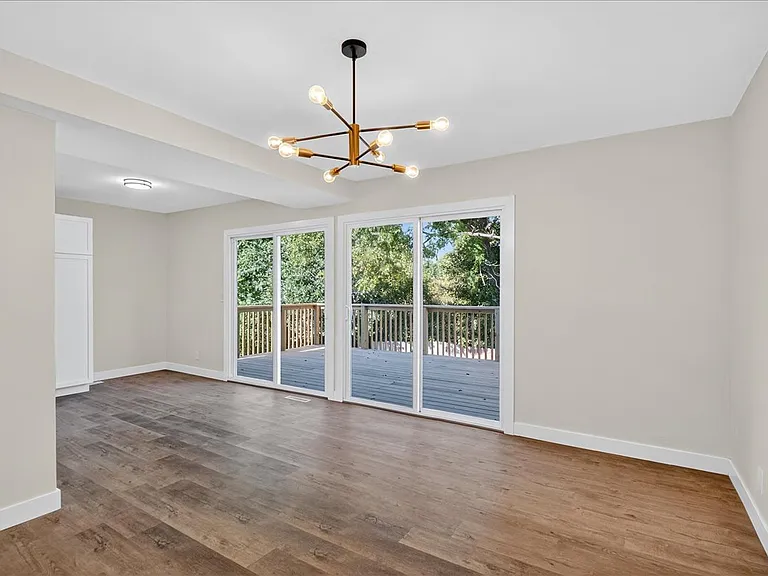 208 Coral Dr — Photo 7