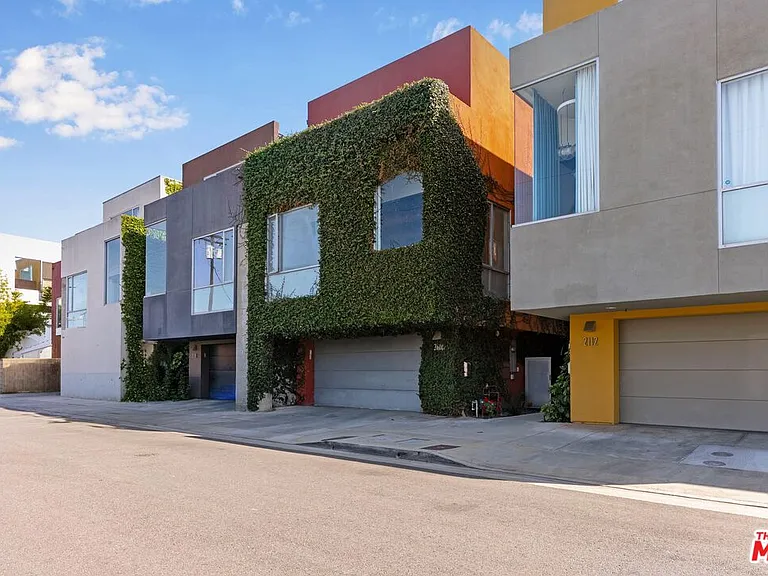 2114 Narcissus Ct — Photo 8