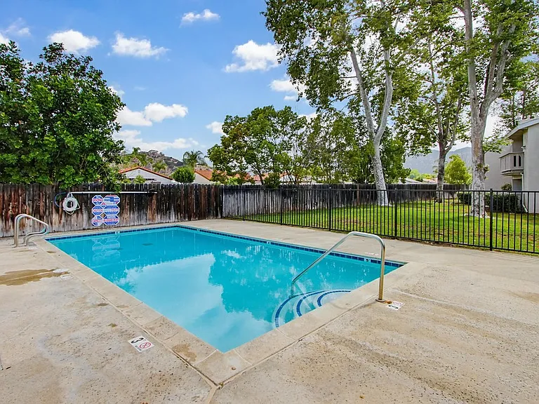 512 Sandalwood Pl — Photo 38