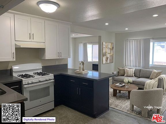 3rd image of 545 S Manhattan Pl APT 11
