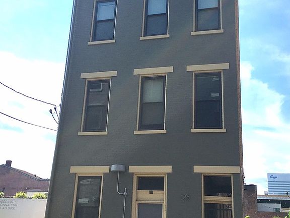 4th image of 25 E 15th St APT 2