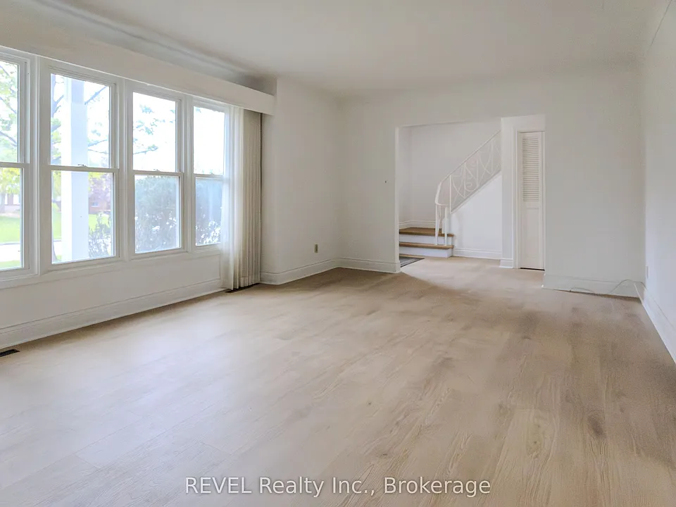 19 Woodington Cres