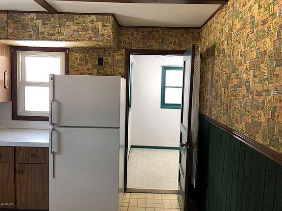 5th image of 2771 W Webster Rd