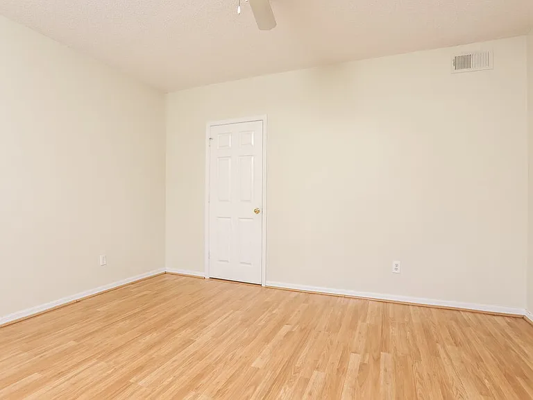 4208 Forest Island Dr — Photo 15