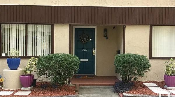 710 Oaks Field Rd — Photo 2