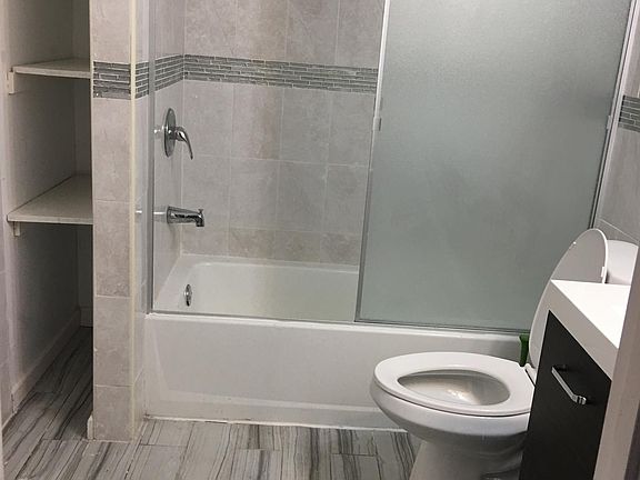 5th image of 325 Howard Ave