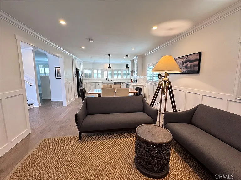 2716 S La Salle Ave — Photo 12