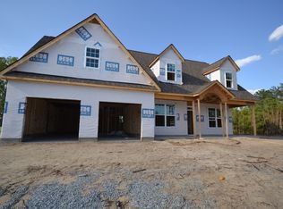 8504 Independence Dr, Hope Mills, NC 28348