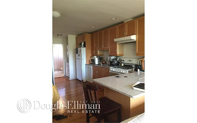 Rented by Douglas Elliman | media 36