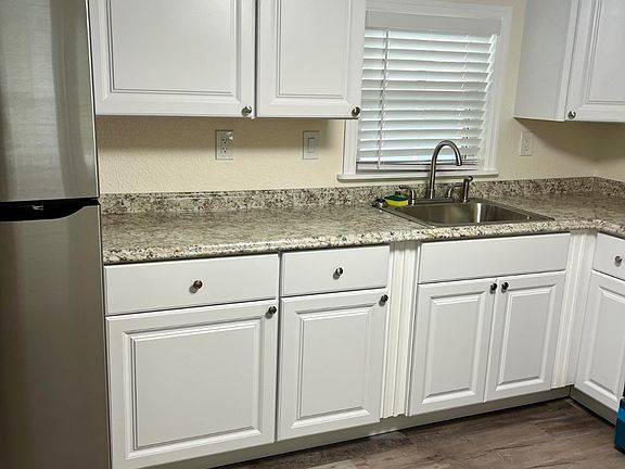 4th image of 2921 Vine Ln