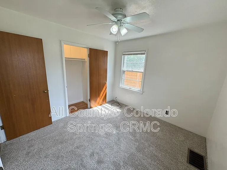 1407 E Platte Ave — Photo 12