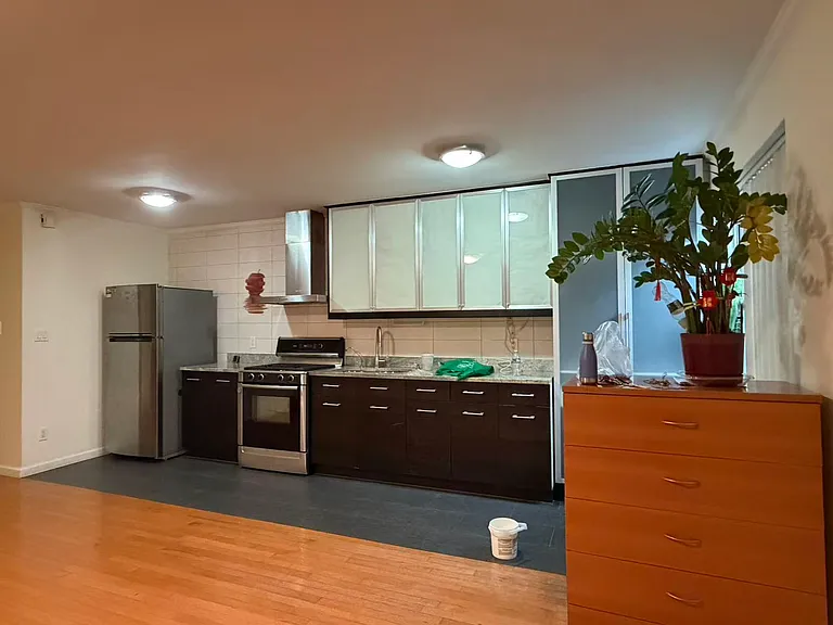 176 Bay 43 St #2 — Photo 3
