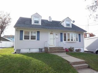 31 Lee Ave, Hopelawn, NJ 08861