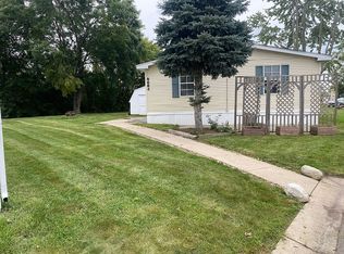 8684 Chanel Ct #615, Newport, MI 48166