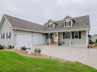 110 Charles Ave, Marengo, IA 52301