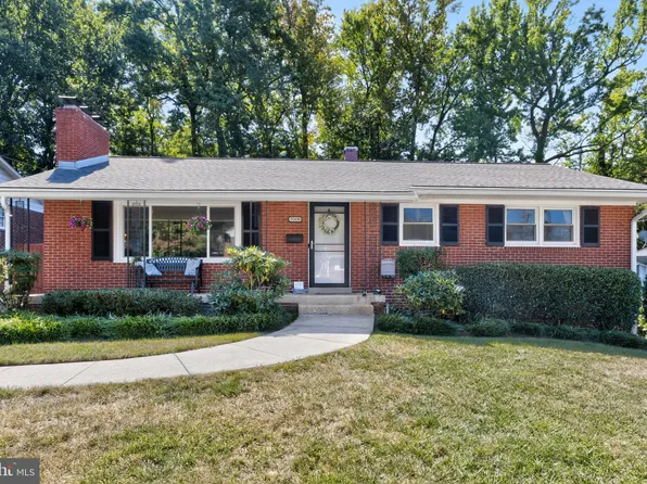 9308 Saint Andrews Pl, College Park, MD 20740