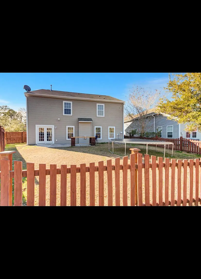 5 bed, 3176 sqft, $800 — Photo 3