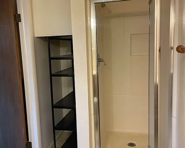 2049 Yarmouth Ave — Photo 11