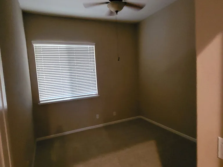 225 Rock Creek Ct — Photo 16